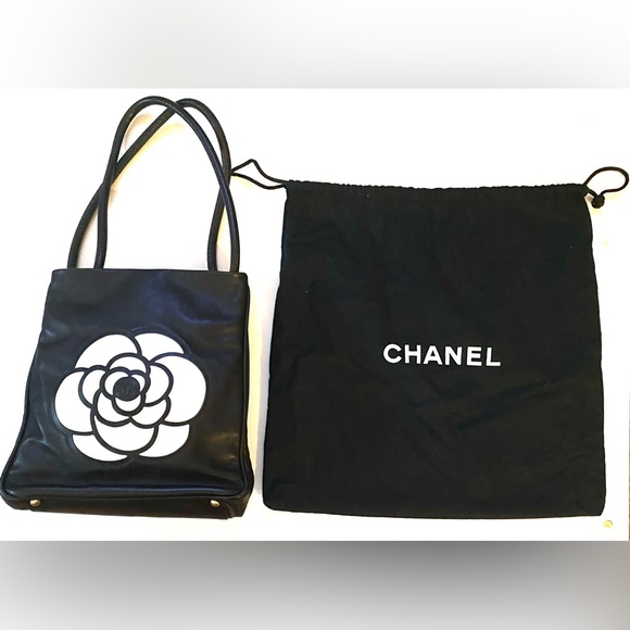 Chanel camellia leather tote - Picture 1 of 10